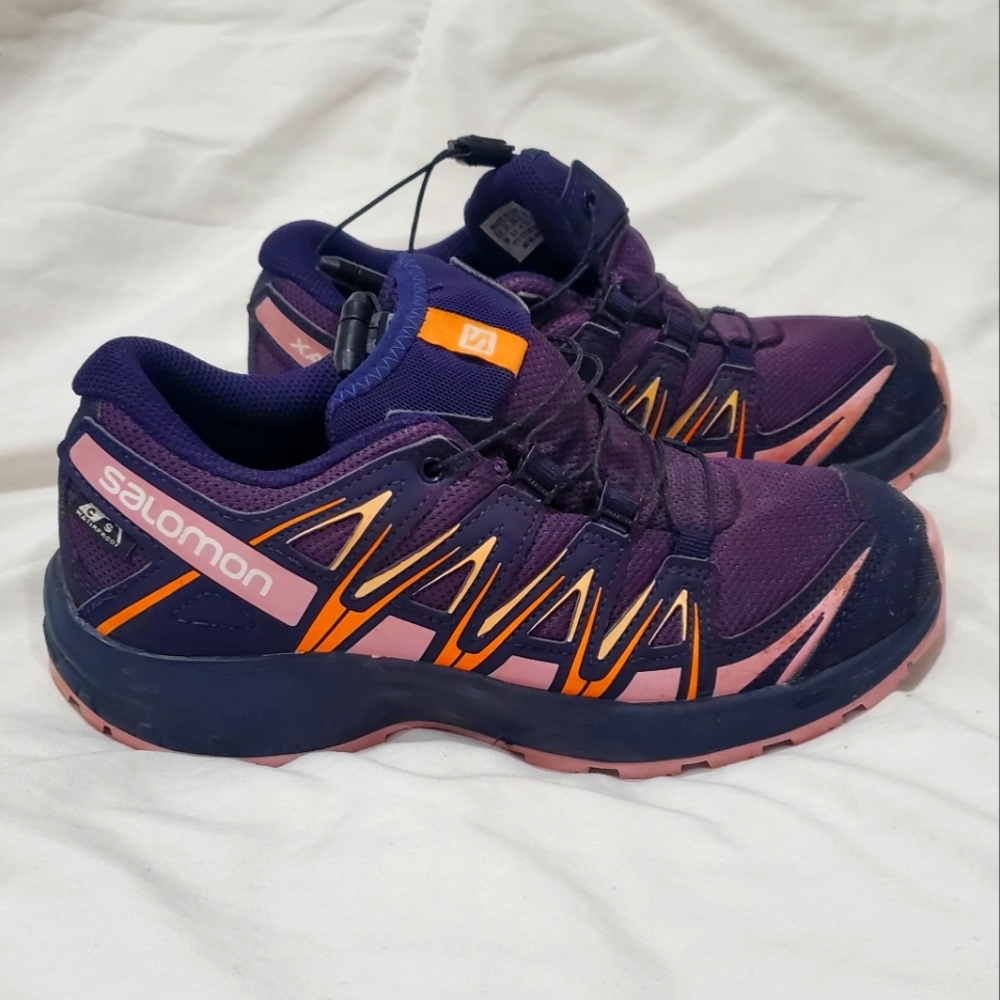 Kids Salomons shoes, size 4